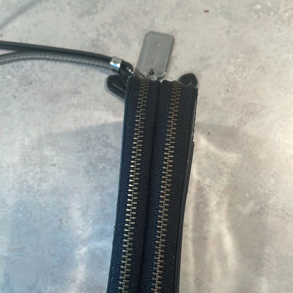 Coach Wristlet/Wallet - Picture 6 of 9